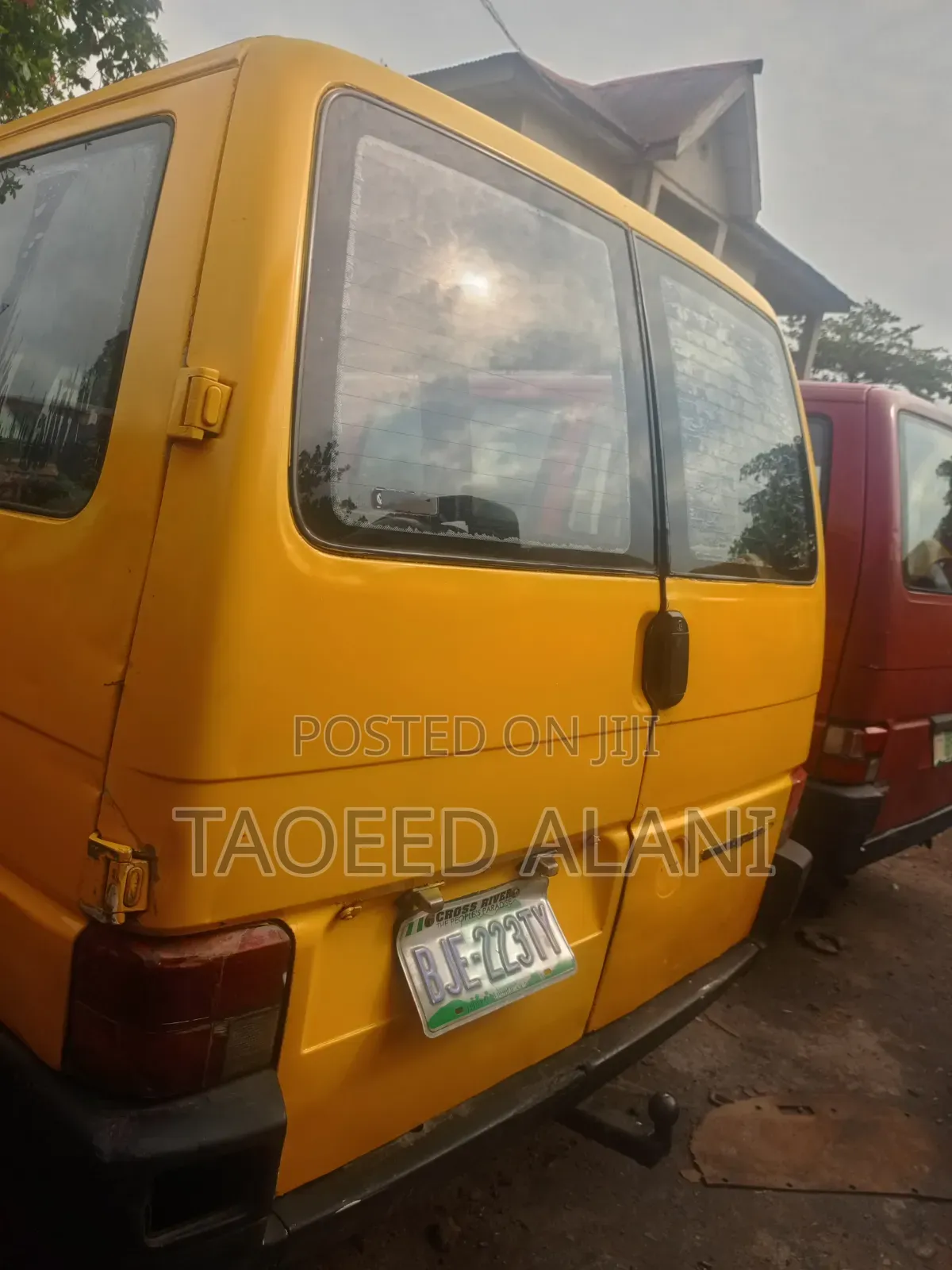 Volkswagen Transporter 2001 Yellow