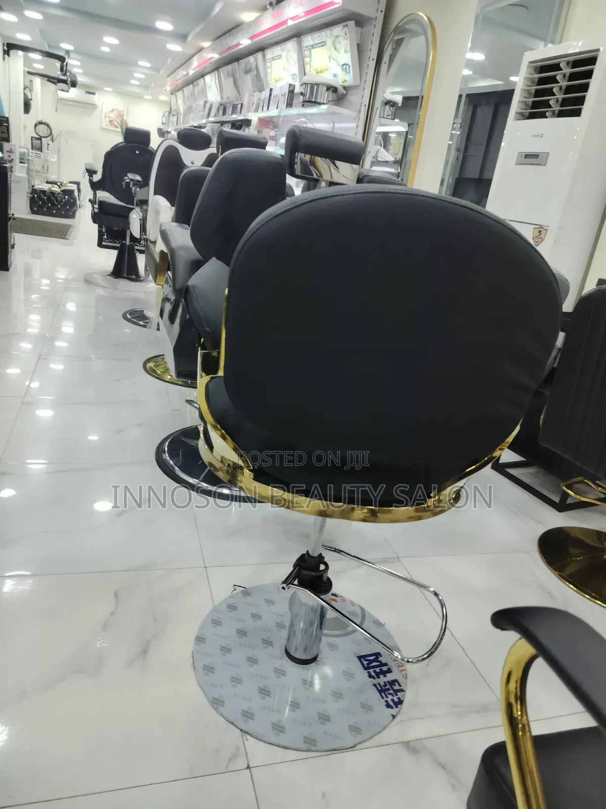 Styling Chair Gold