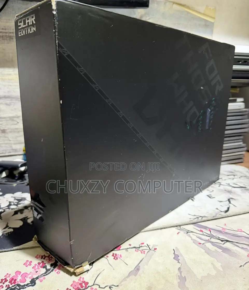 New Laptop Asus ROG Strix SCAR 17 32GB AMD Ryzen 9 SSD 2T