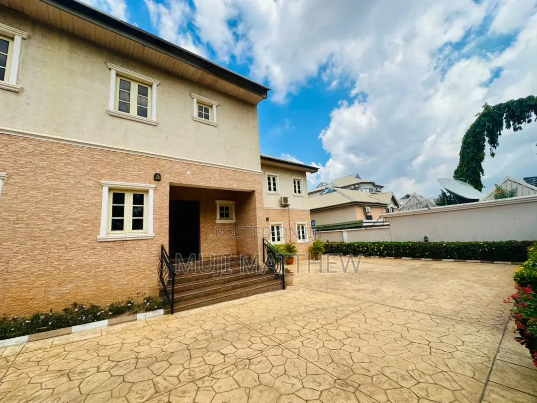4bdrm Duplex in Wuse 2 for rent
