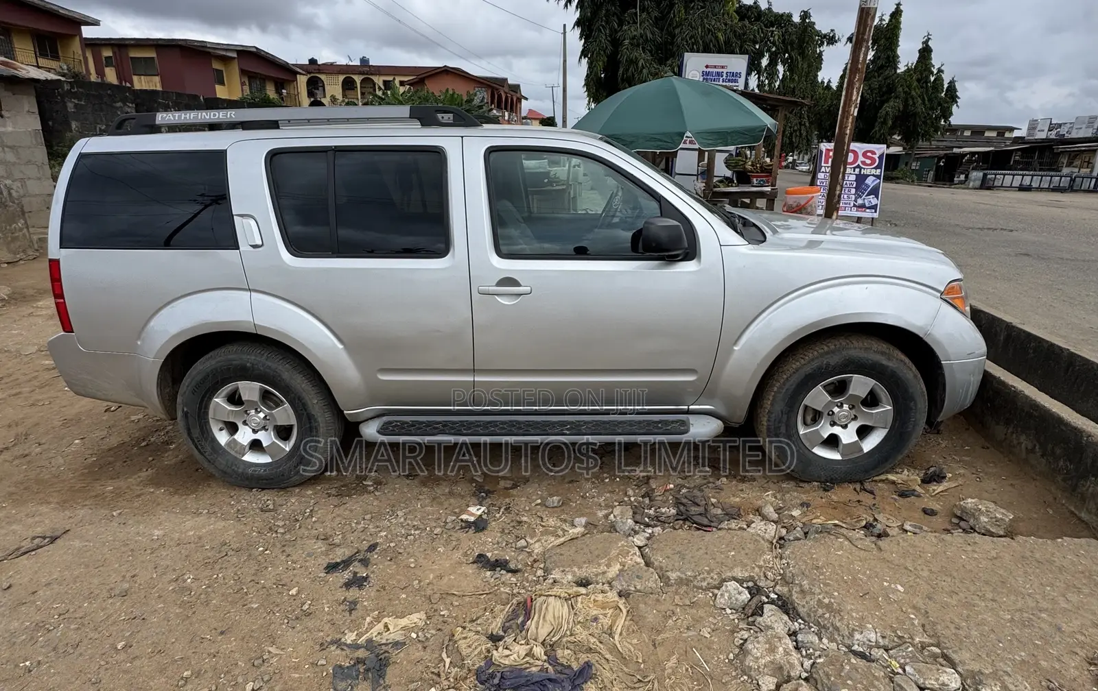 Nissan Pathfinder 2005 Silver