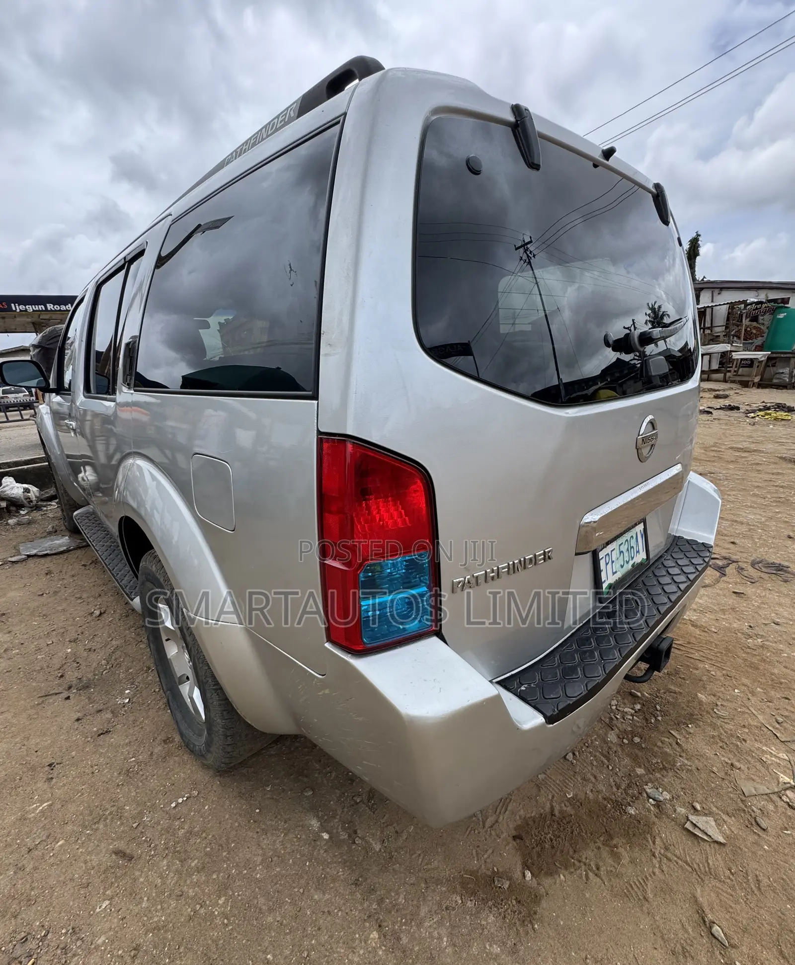 Nissan Pathfinder 2005 Silver