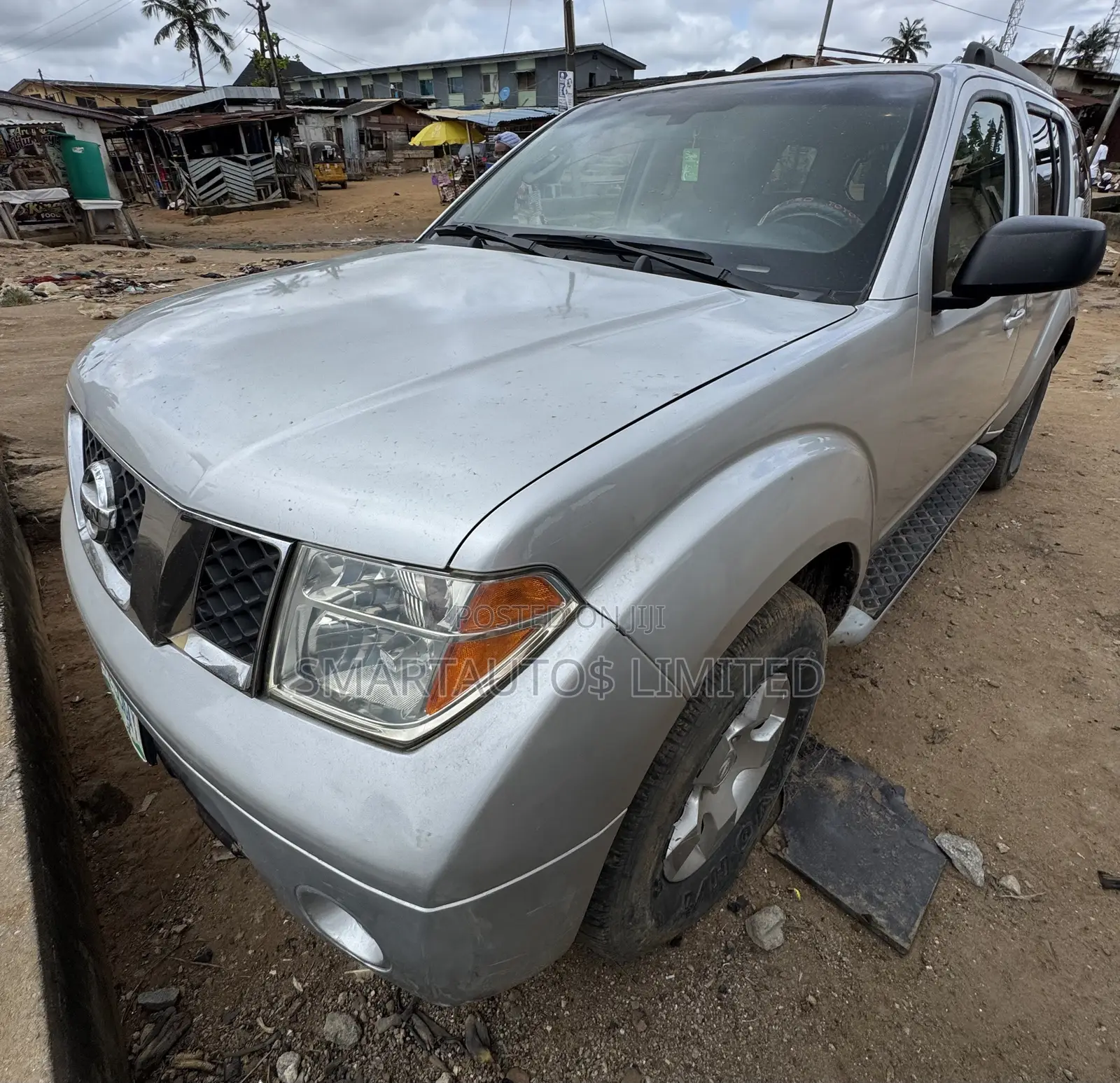 Nissan Pathfinder 2005 Silver