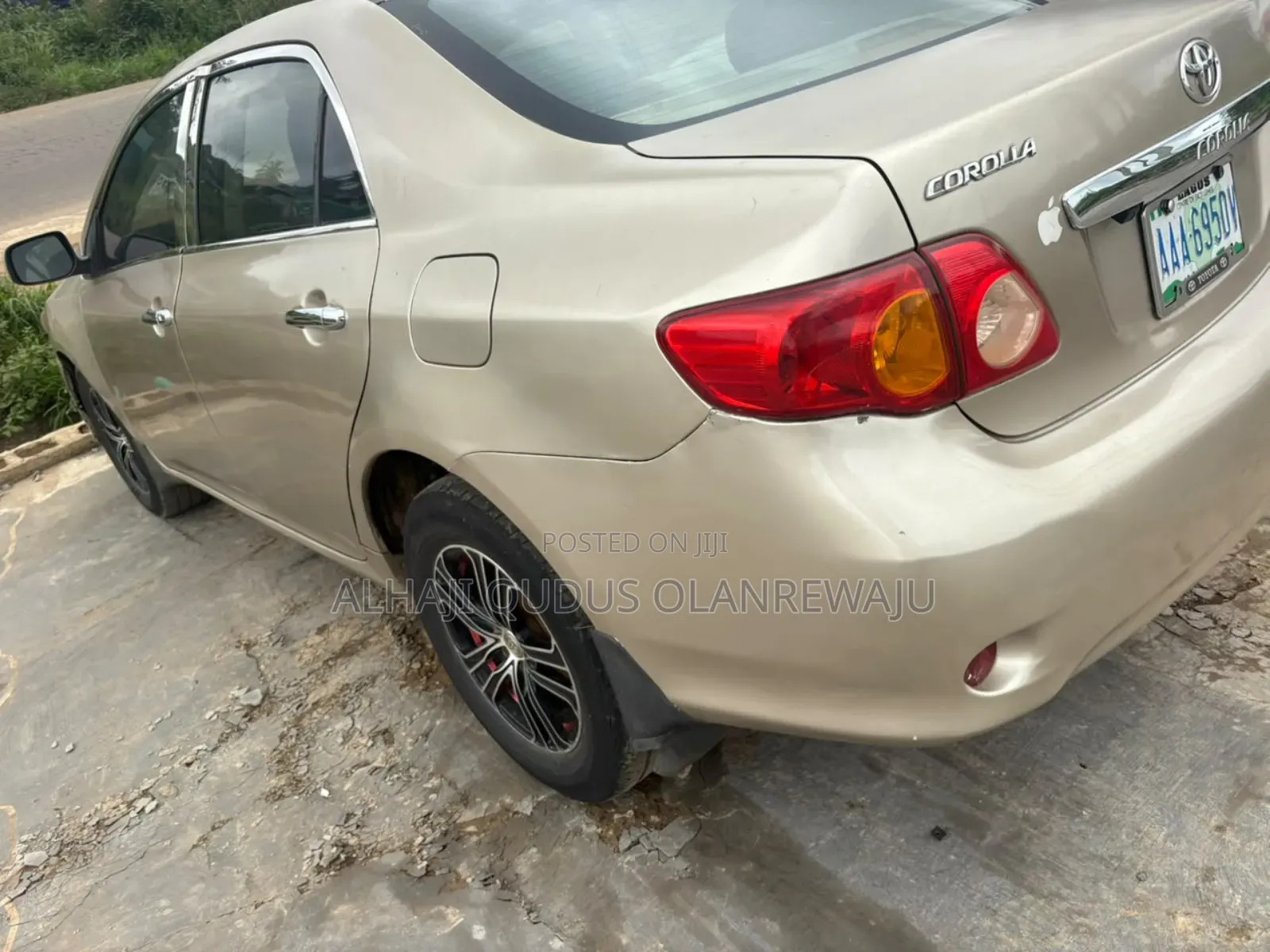 Toyota Corolla LE 4dr Sedan (1.8L 4cyl 4A) 2010 Brown