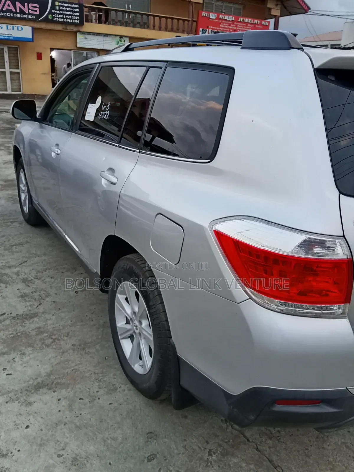 Toyota Highlander SE 2012 Silver