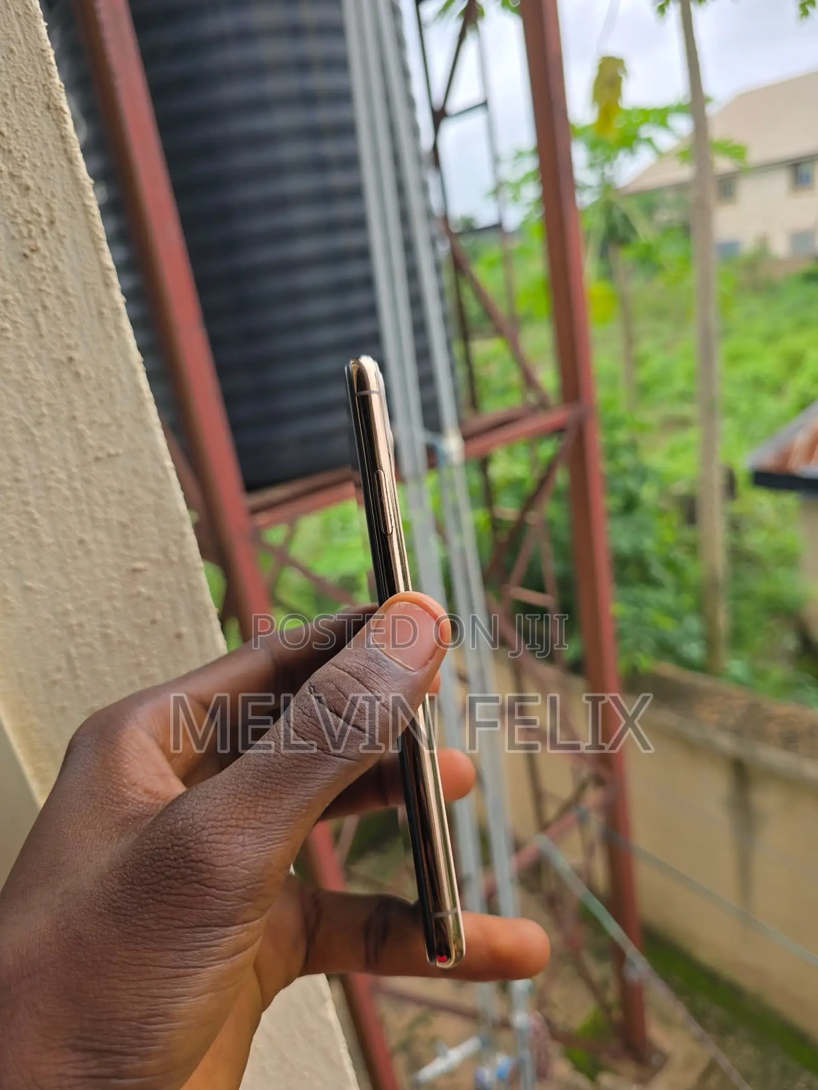 Apple iPhone 11 Pro Max 64 GB Gold