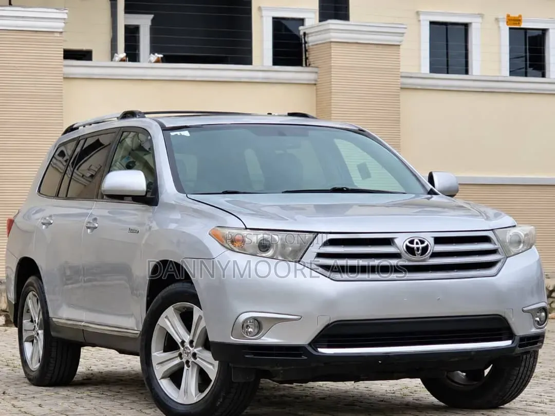 Toyota Highlander Limited 3.5l 4WD 2013 Silver