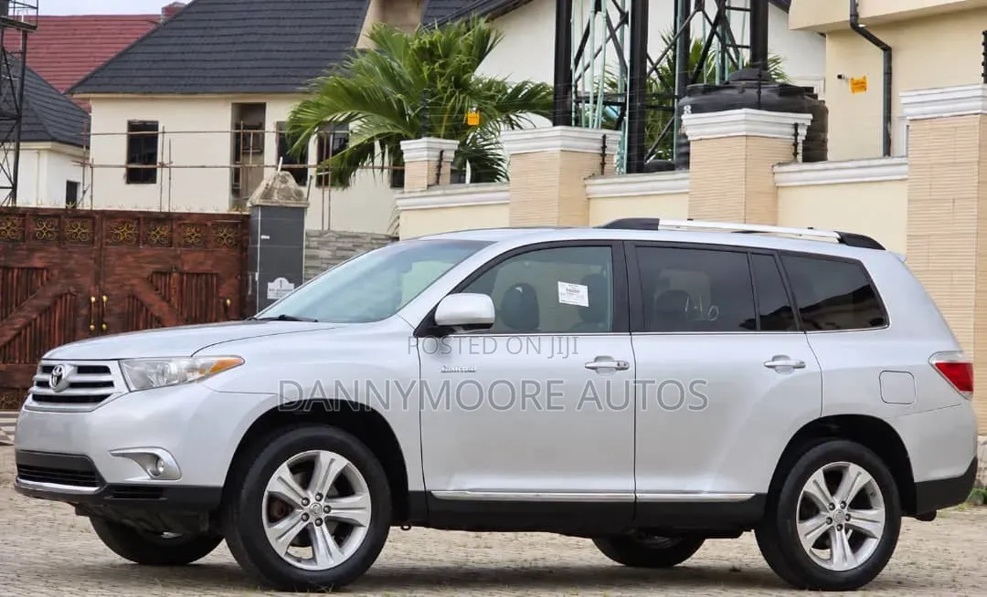 Toyota Highlander Limited 3.5l 4WD 2013 Silver
