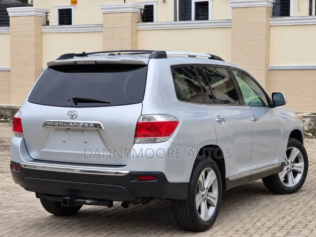 Toyota Highlander Limited 3.5l 4WD 2013 Silver