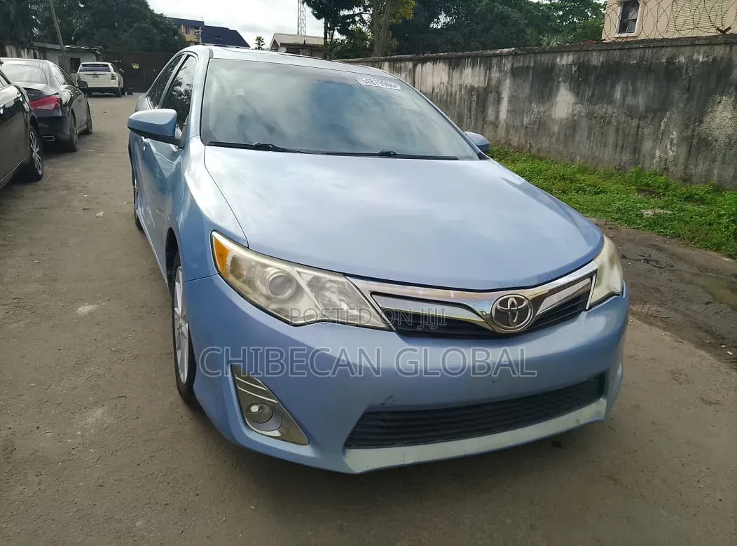 Toyota Camry XLE 4dr Sedan (2.5L 4cyl 6A) 2012 Blue