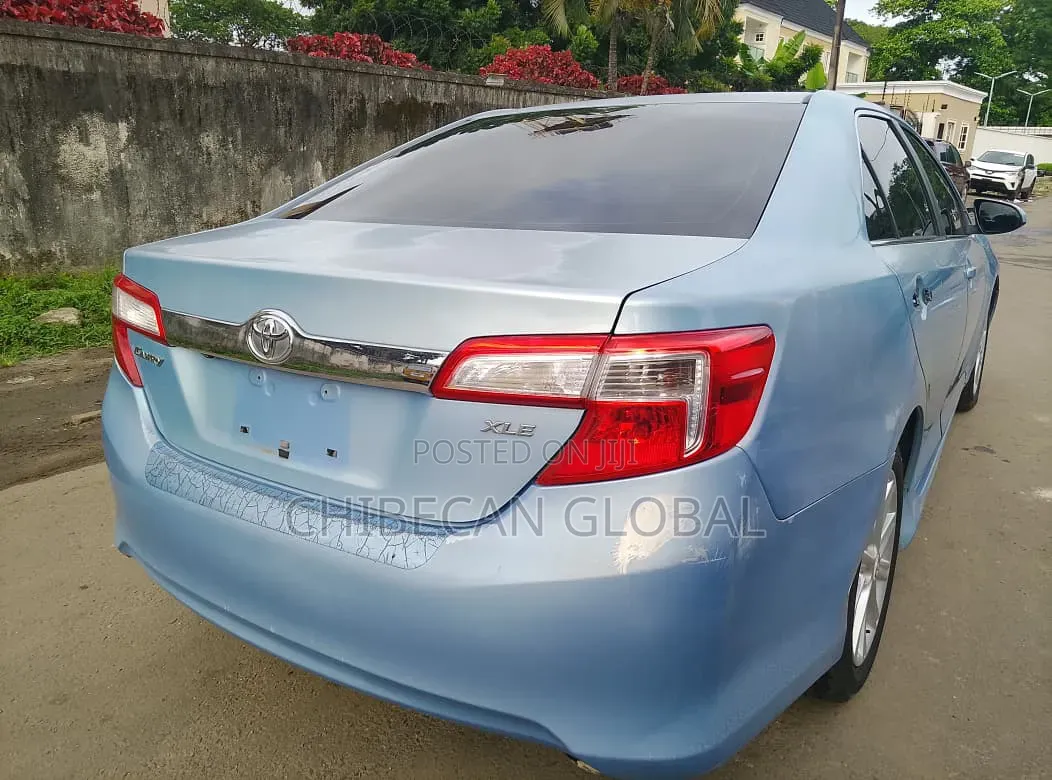Toyota Camry XLE 4dr Sedan (2.5L 4cyl 6A) 2012 Blue