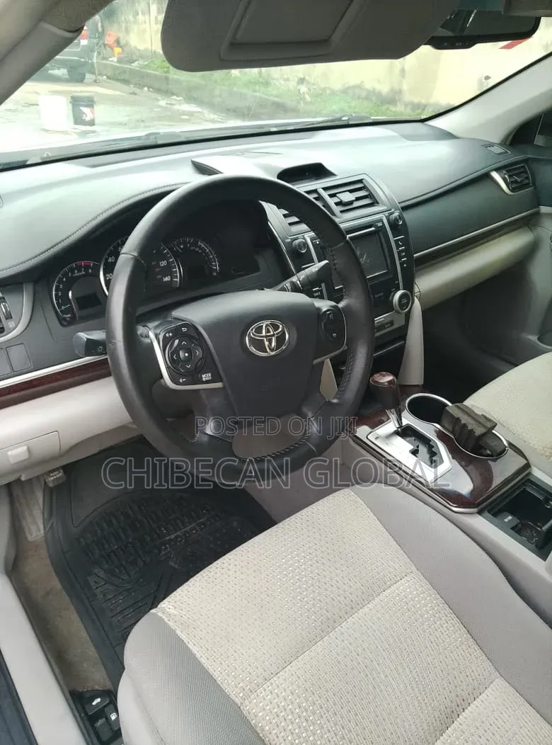 Toyota Camry XLE 4dr Sedan (2.5L 4cyl 6A) 2012 Blue
