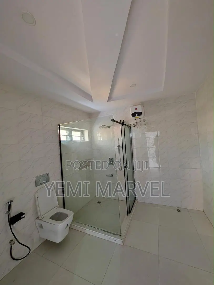 4bdrm Duplex in Palm Garden Estate, for sale