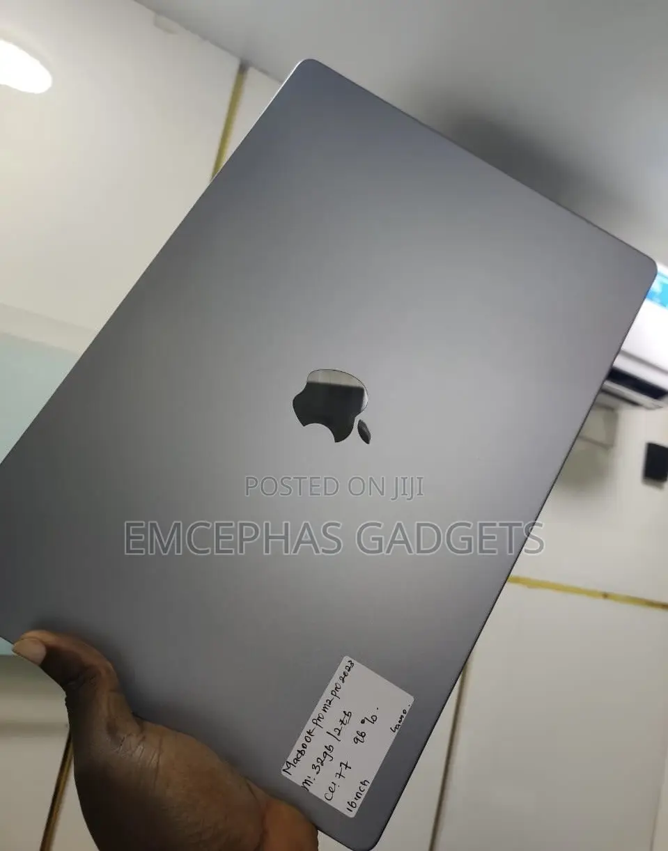 Laptop Apple MacBook Pro 2023 M2 32GB Apple M2 Ultra SSD 2T