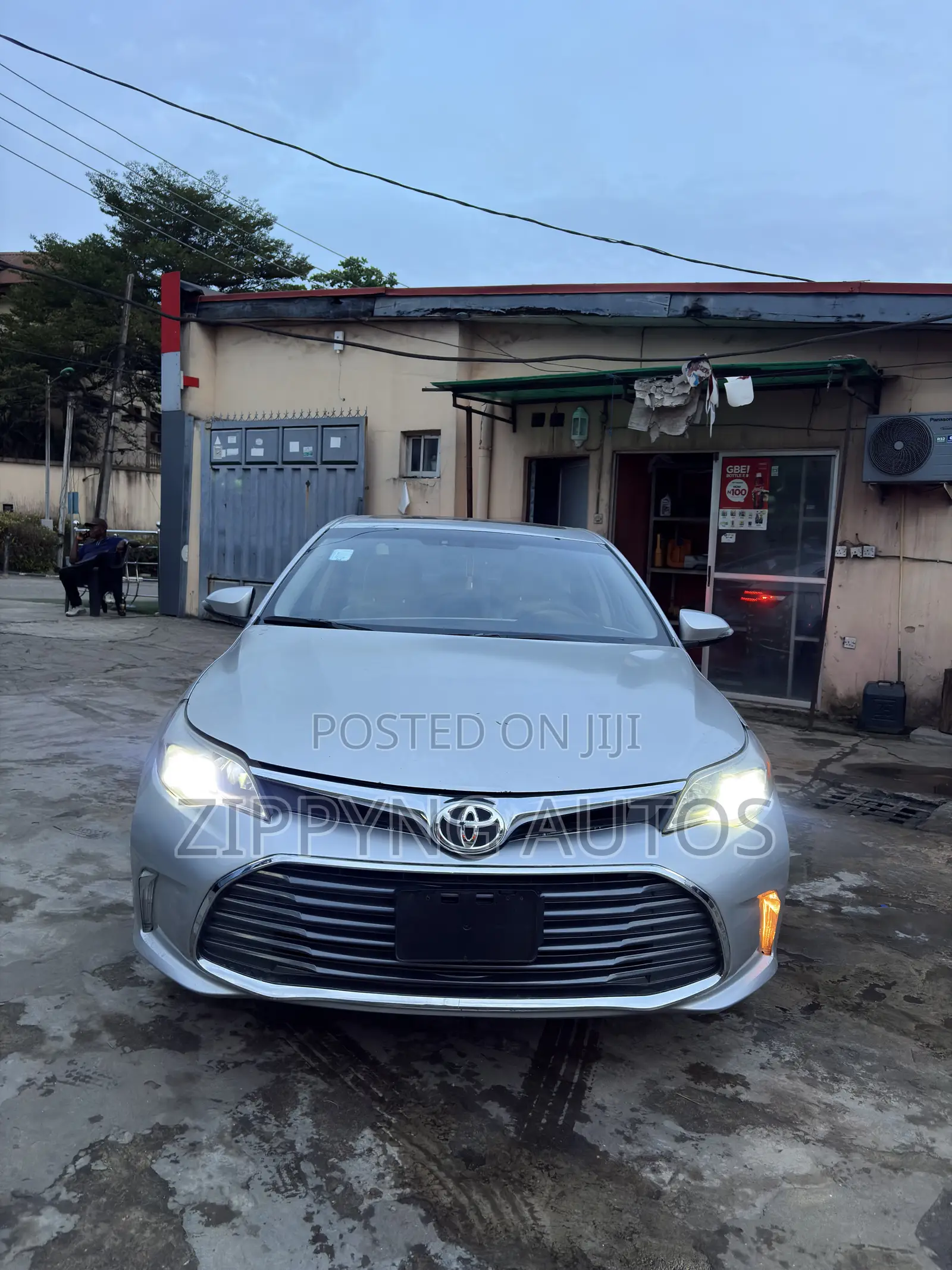 Toyota Avalon Limited 4dr Sedan (3.5L 6cyl 6A) 2014 Silver