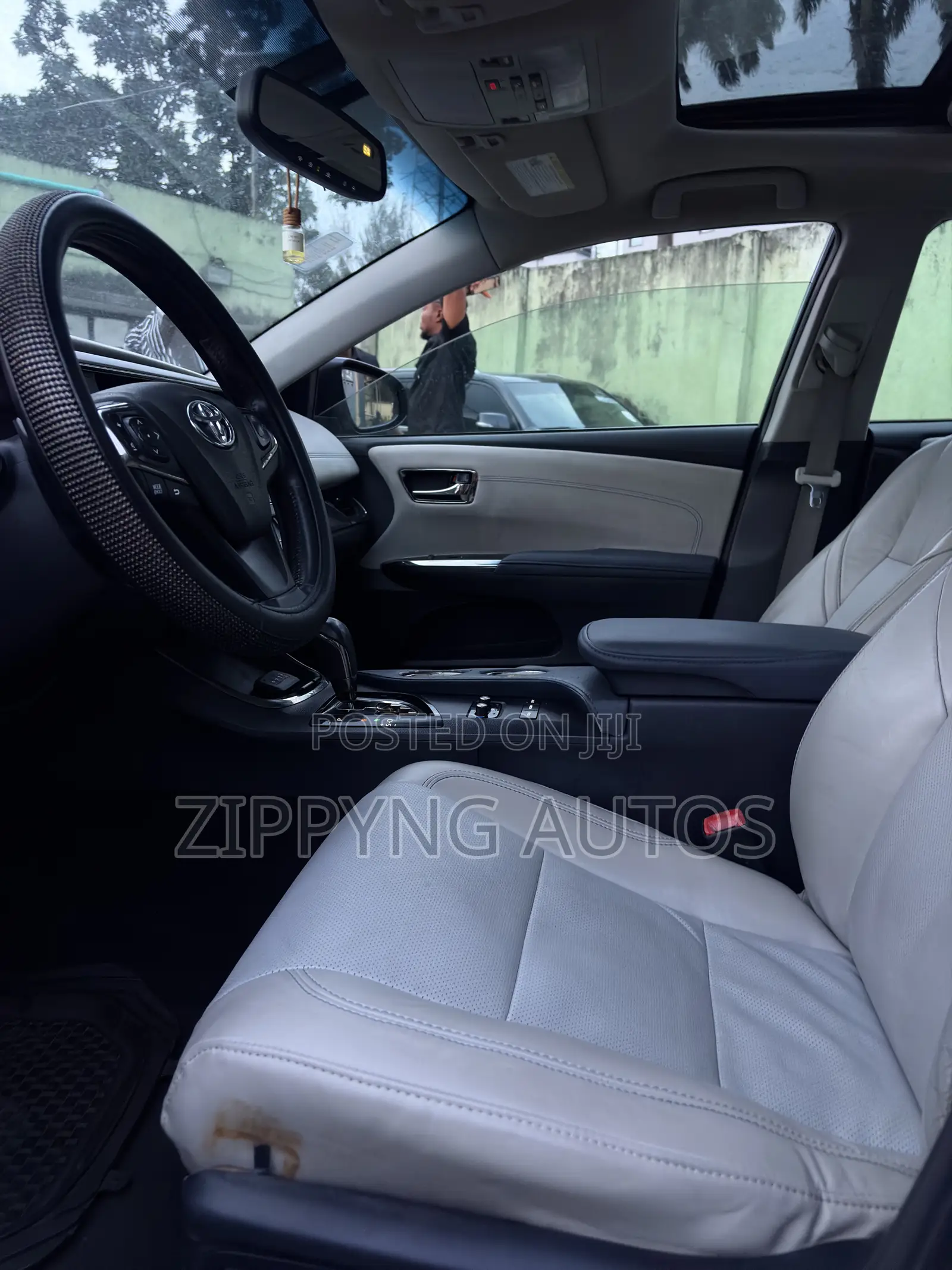 Toyota Avalon Limited 4dr Sedan (3.5L 6cyl 6A) 2014 Silver