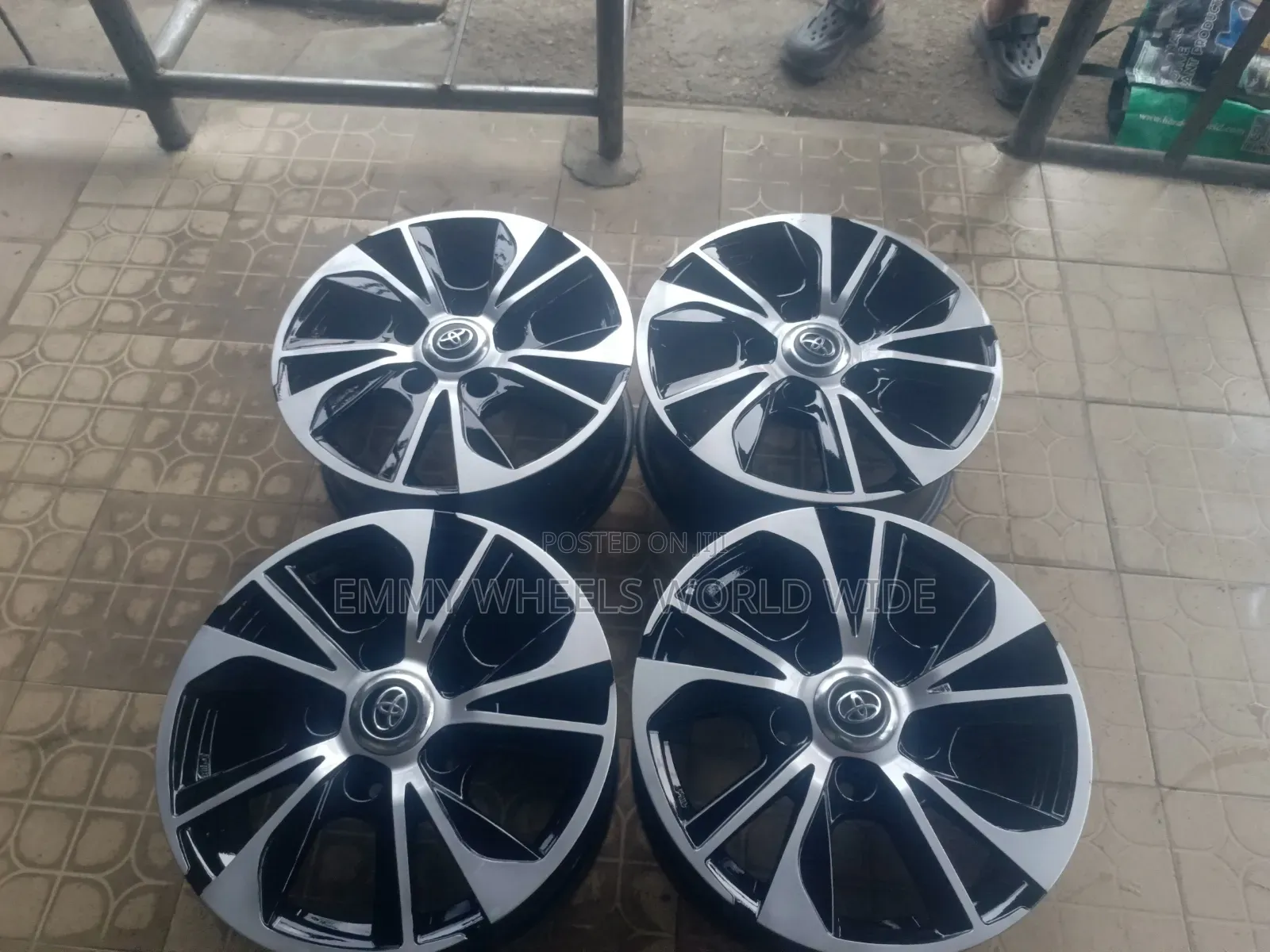 18inches for Toyota Lancruiser Black Silver Available in Stock