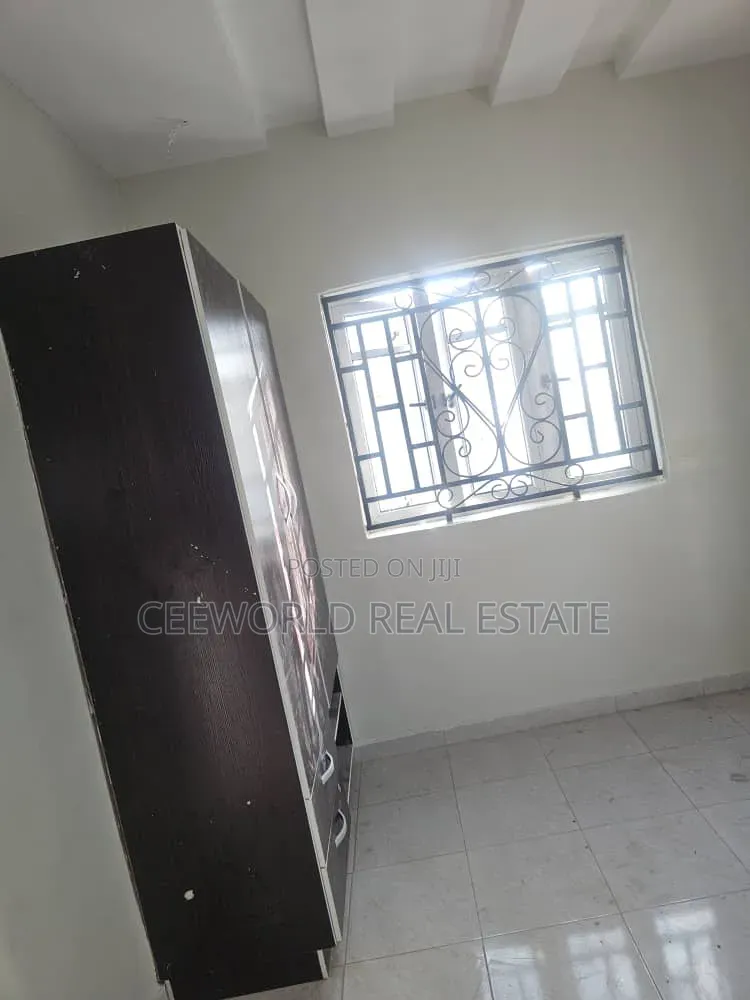 3bdrm Apartment in Premier Estate Akuru, Akala Express for rent