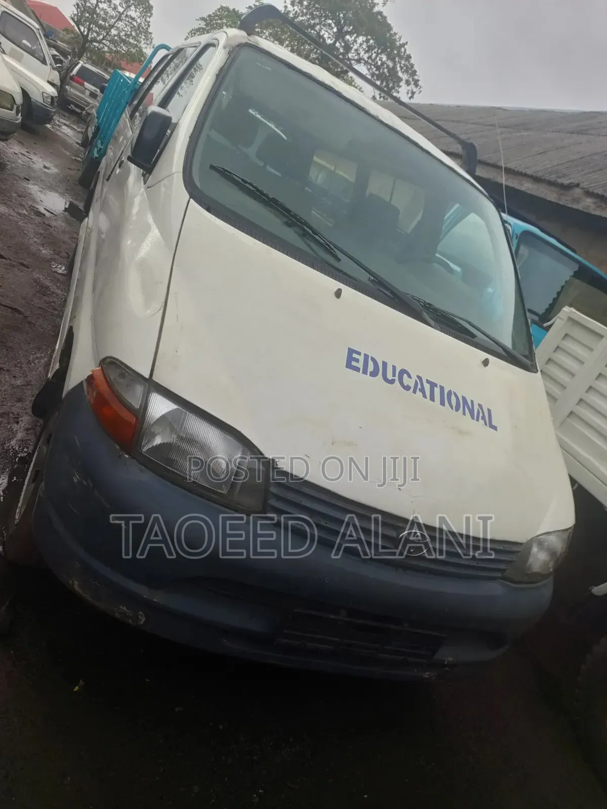 Toyota HiAce 1999 White