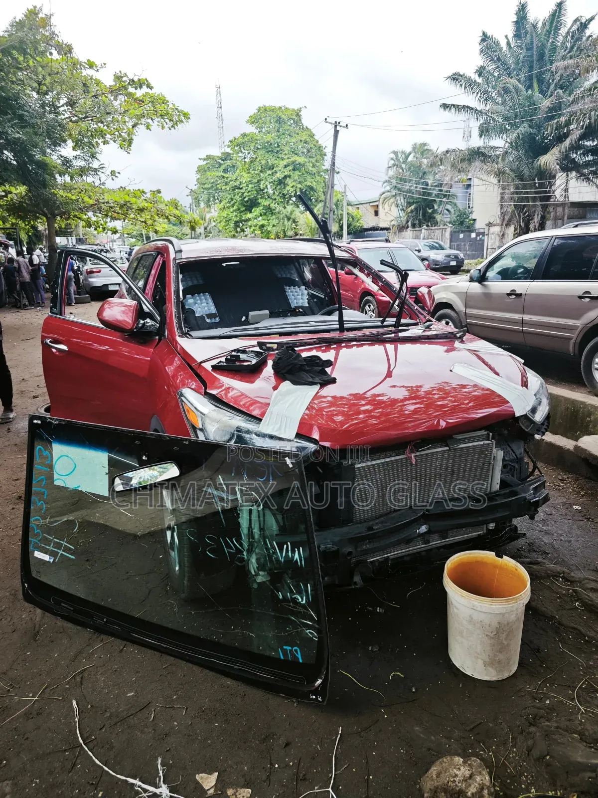 2016 Hyundai Santafe Windscreen Glass Available Installed at Chimatex