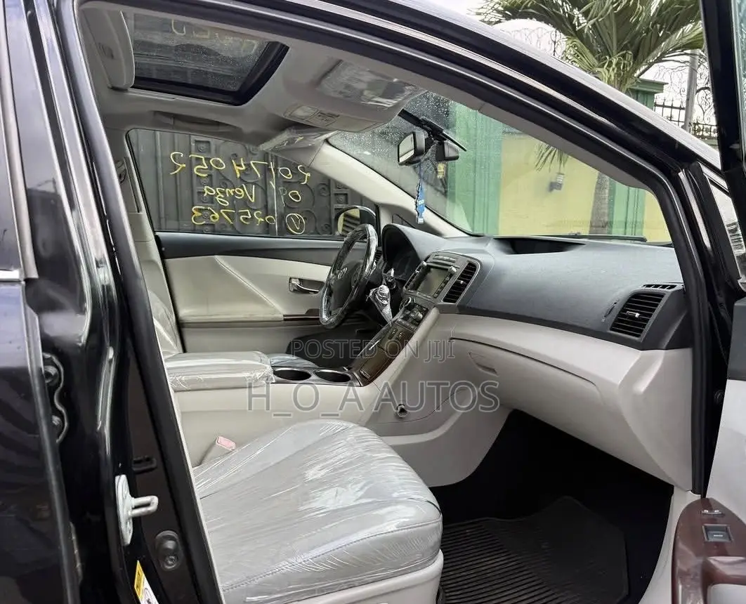 Toyota Venza V6 AWD 2010 Black