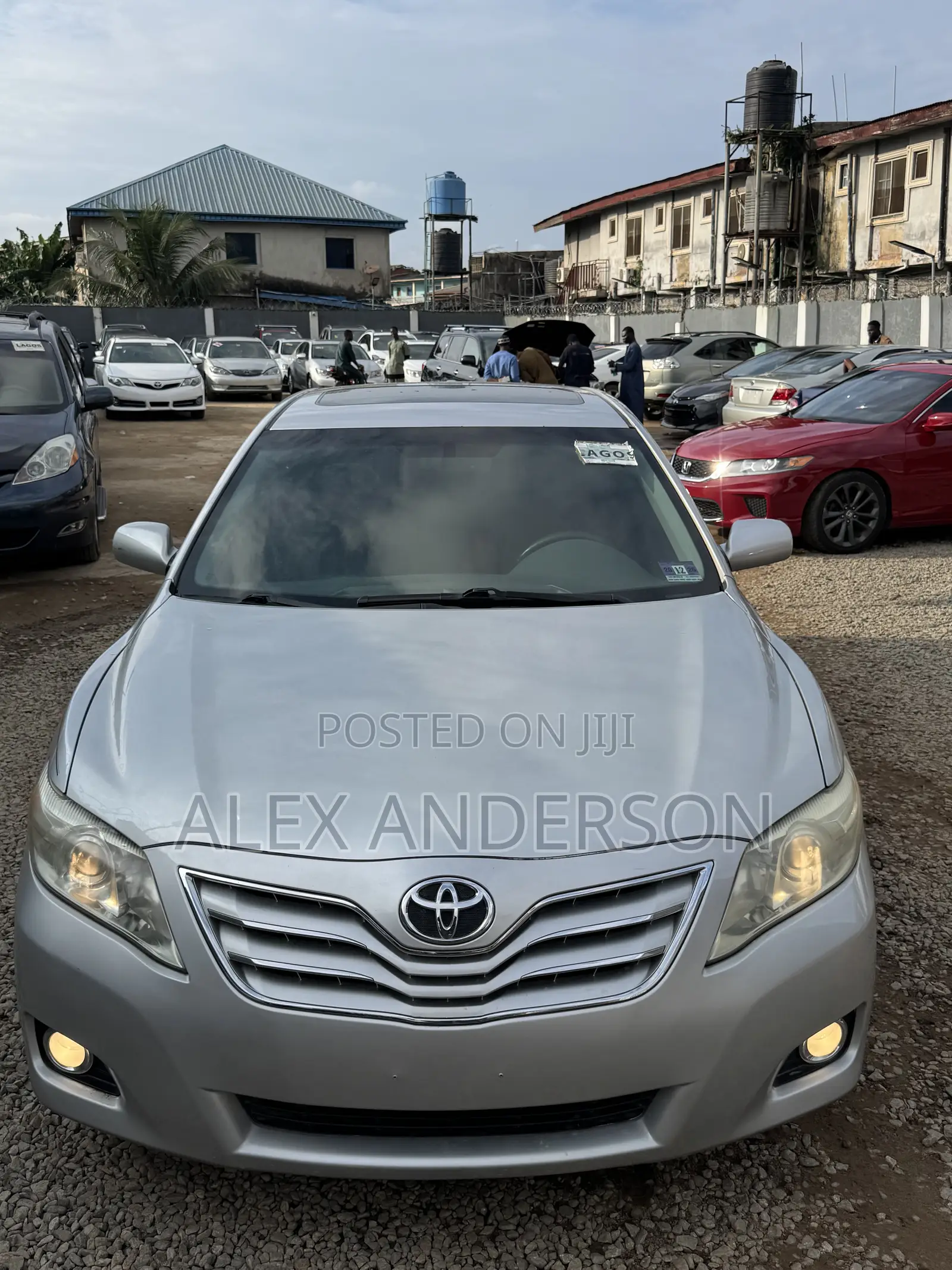 Toyota Camry XLE 4dr Sedan (2.5L 4cyl 6AM) 2010 Silver