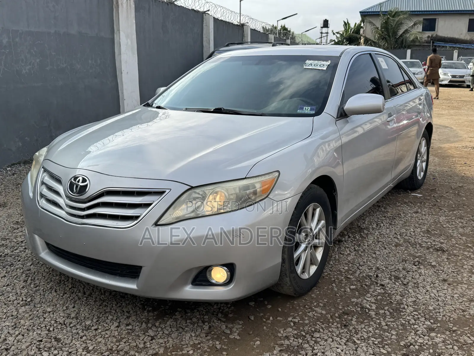 Toyota Camry XLE 4dr Sedan (2.5L 4cyl 6AM) 2010 Silver