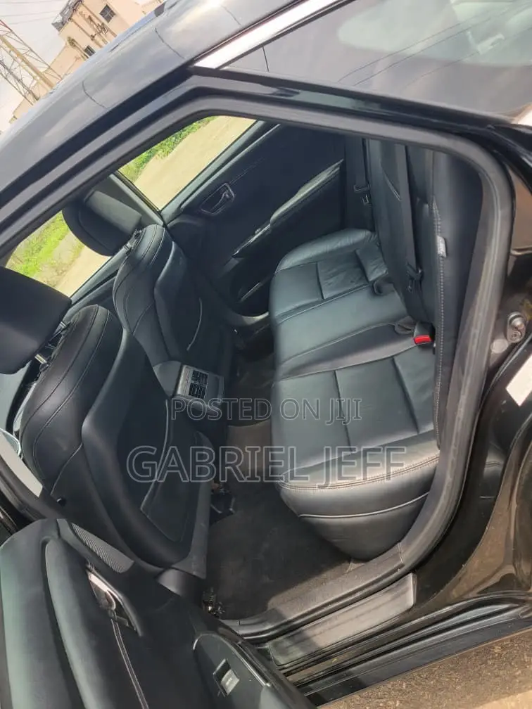 Toyota Avalon XLE 4dr Sedan (3.5L 6cyl 6A) 2014
