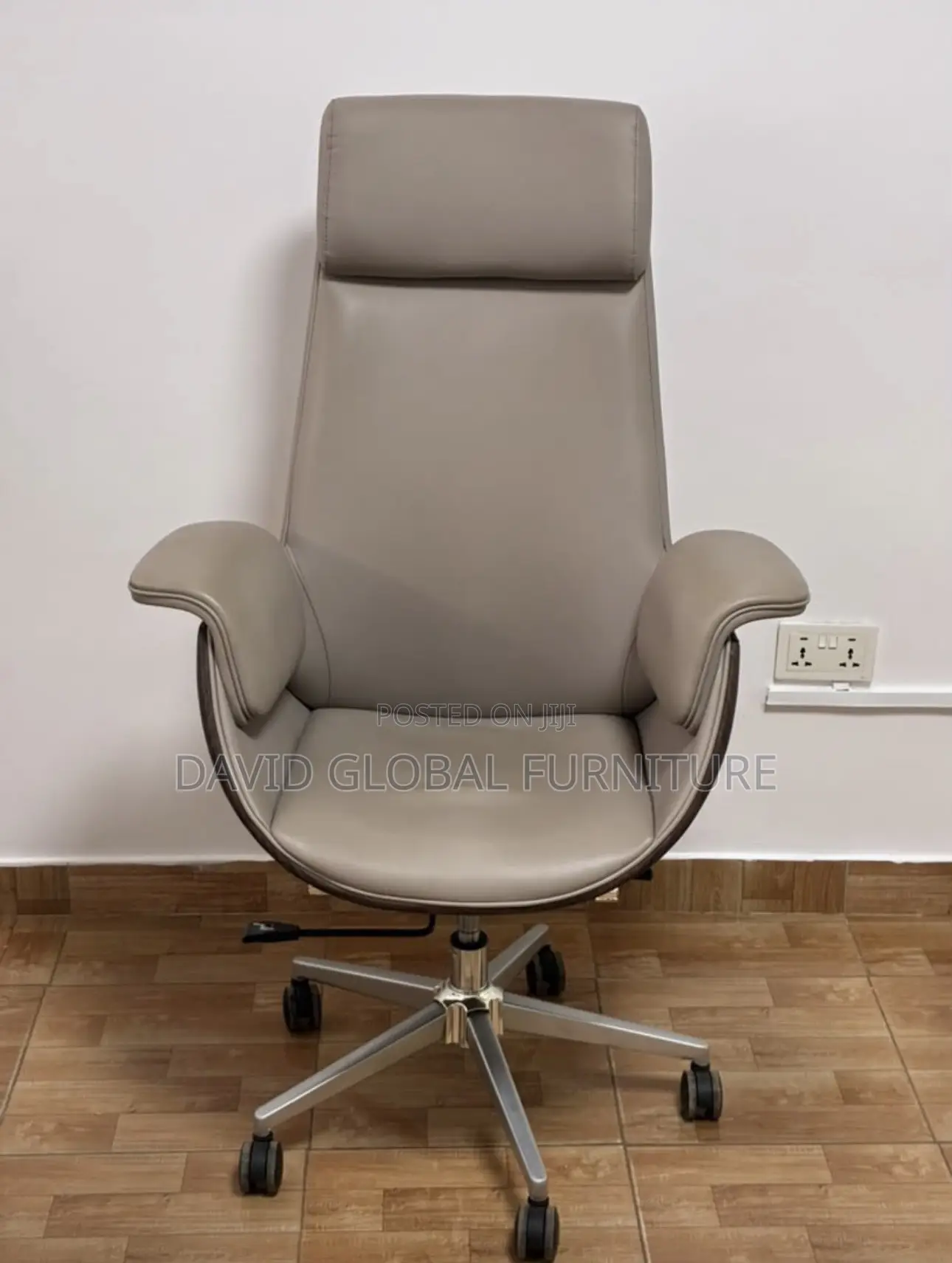 Premium Corporate Office Chair