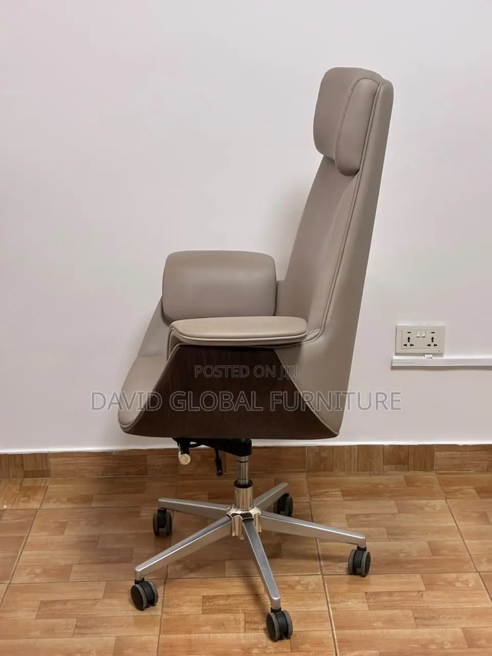 Premium Corporate Office Chair