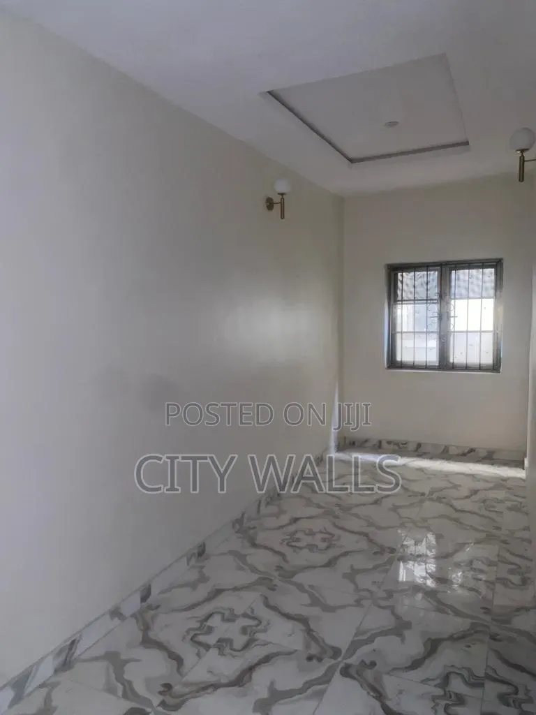 2bdrm Block of Flats in Seaside Estate, Badore for rent