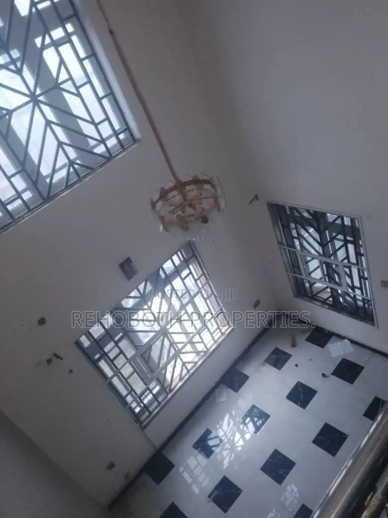 4bdrm Duplex in Akoto Elebu, Akala Express for rent