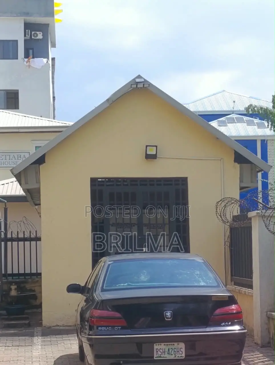 12bdrm Apartment in Zone 6 / Wuse for sale