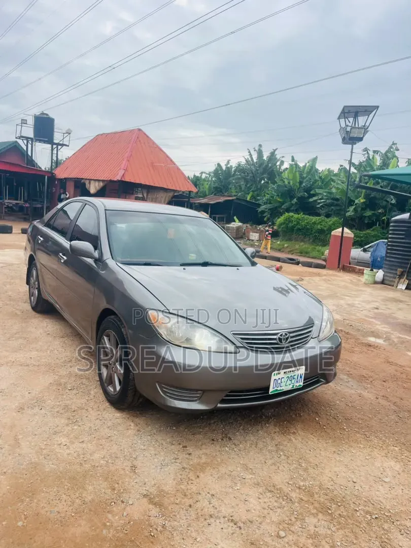 Toyota Camry 2006 Gray