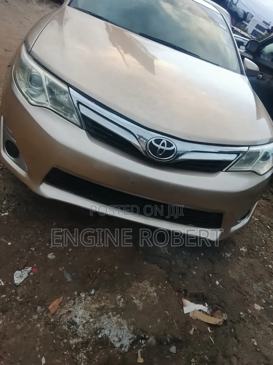 Toyota Camry LE 4dr Sedan (2.5L 4cyl 6A) 2012 Gold