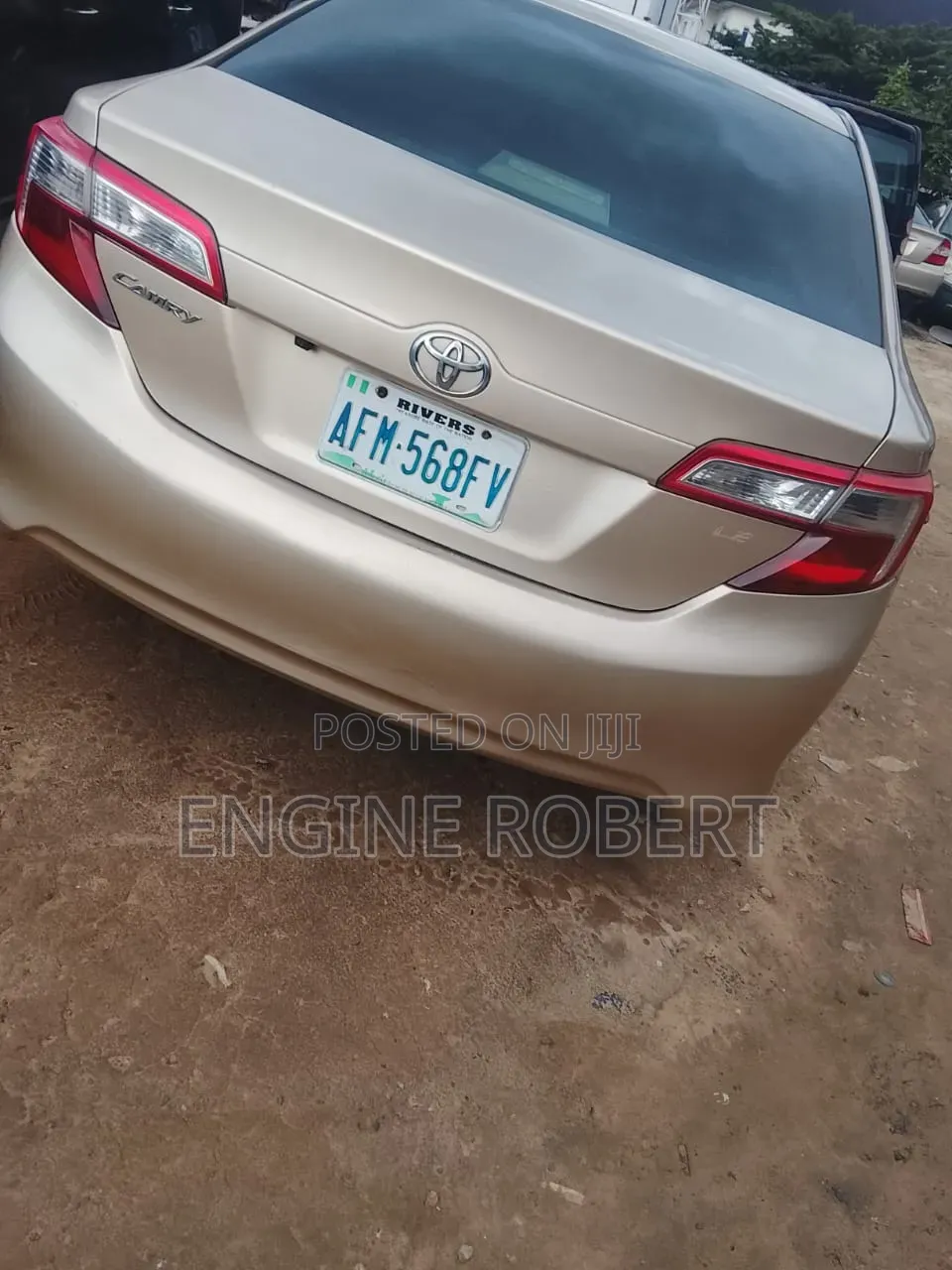 Toyota Camry LE 4dr Sedan (2.5L 4cyl 6A) 2012 Gold