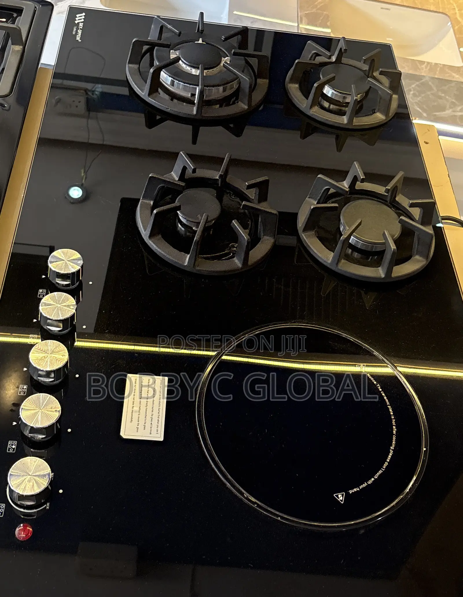 4 Gas Burners + 1 Electric Kitchen Cooker