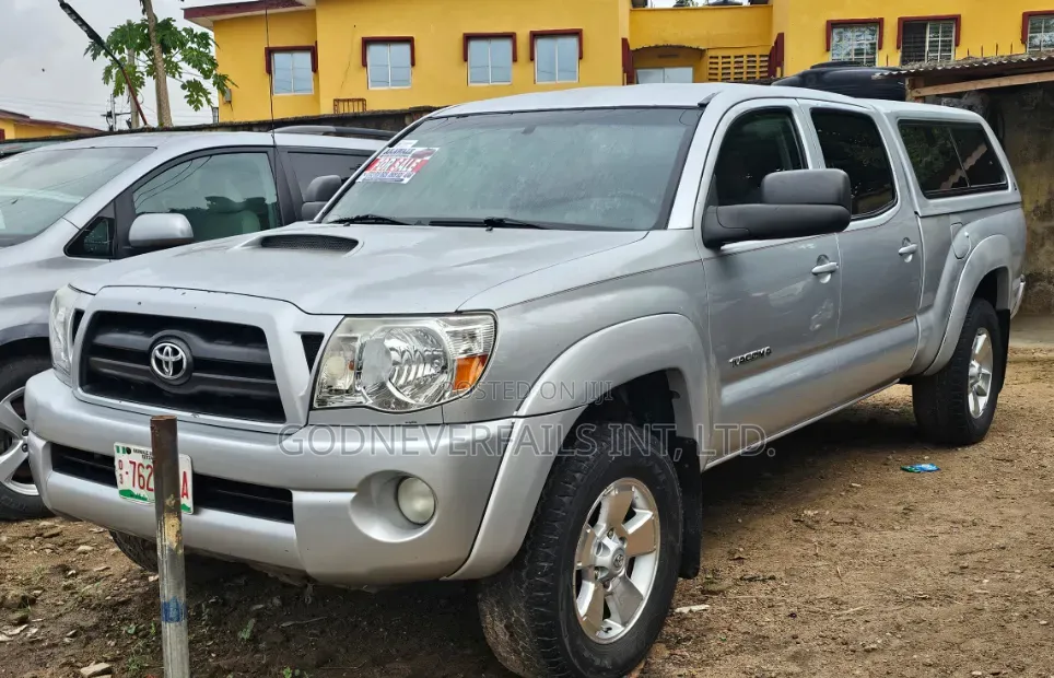 Toyota Tacoma 2005 Silver