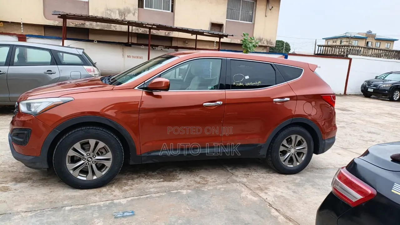 Hyundai Santa Fe 2014 Red