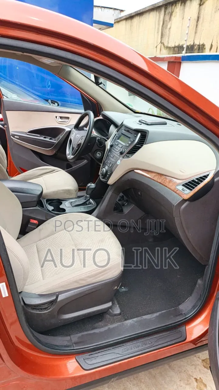 Hyundai Santa Fe 2014 Red