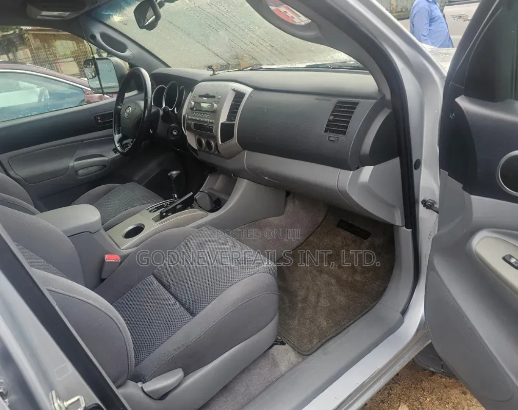 Toyota Tacoma 2005 Silver