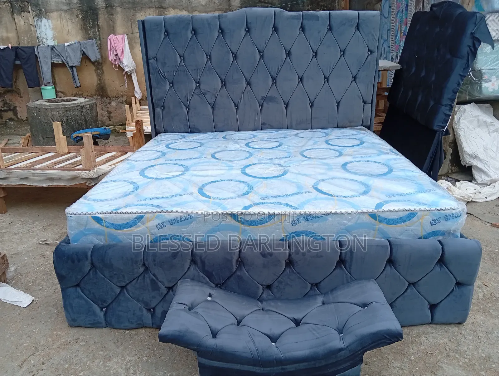 6/6 Super Luxury Grey Colour Upholstery Paded Bed Frame