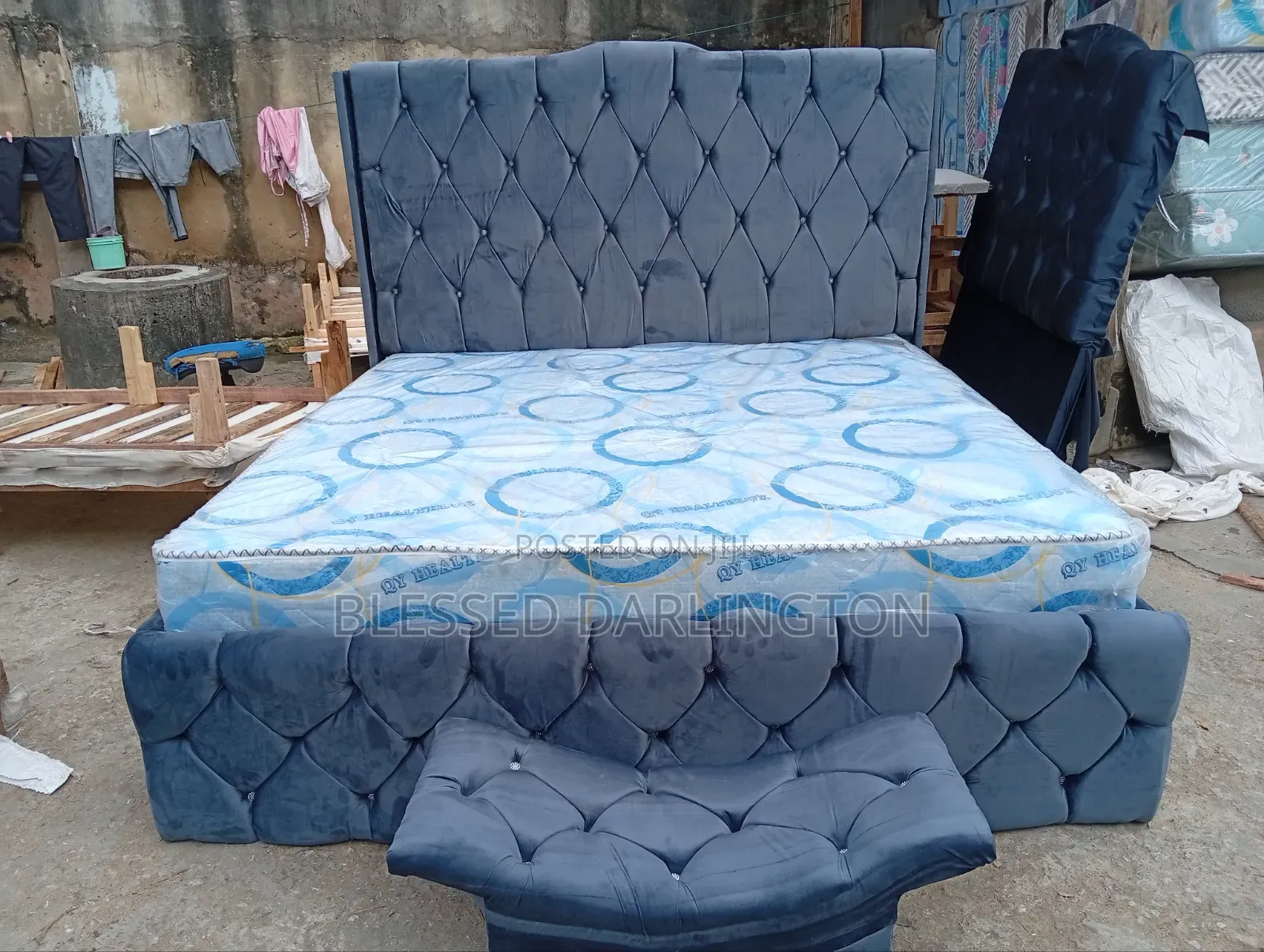 6/6 Super Luxury Grey Colour Upholstery Paded Bed Frame