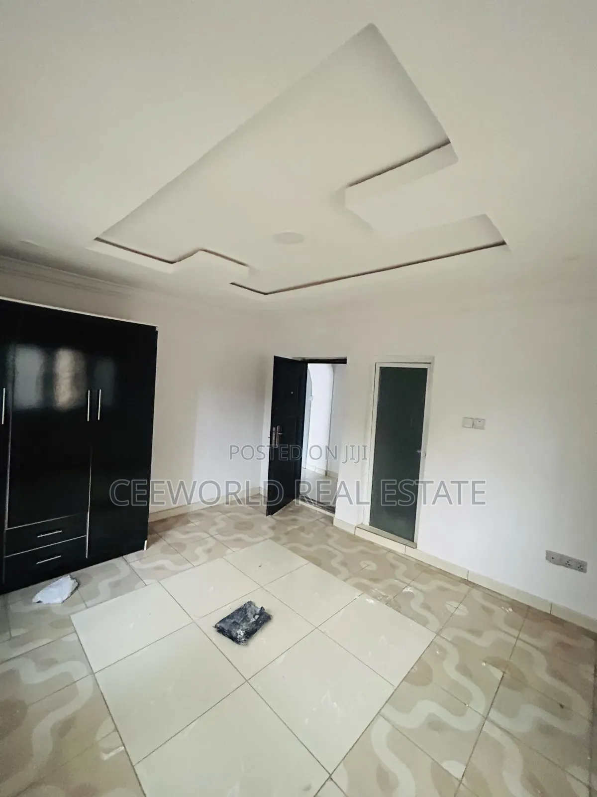 3bdrm Apartment in Baba Olora Atere, Akala Express for rent