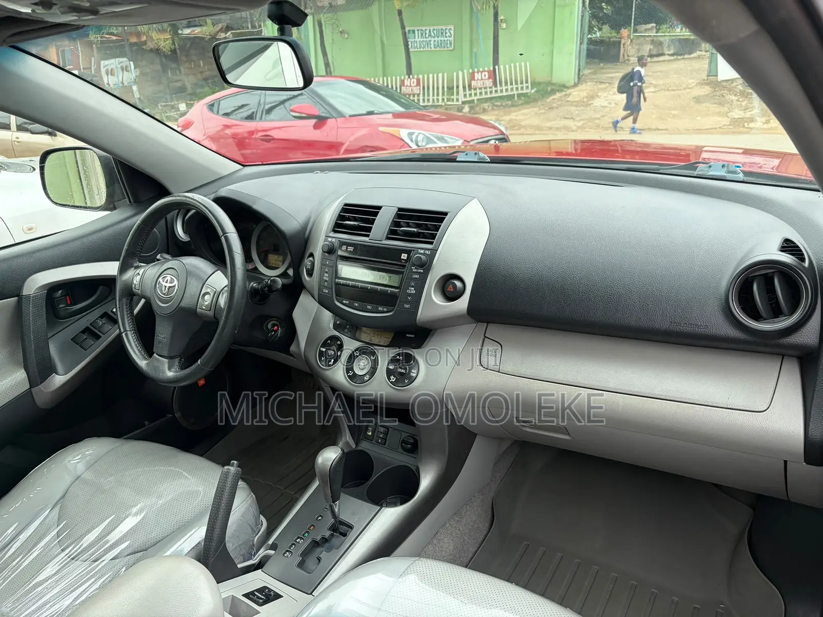 Toyota RAV4 V6 2009 Red