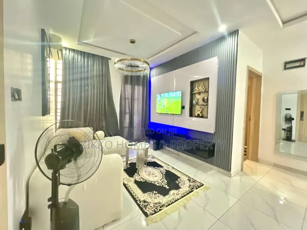 1bdrm Apartment in Ologolo, Lekki Phase 1 for sale