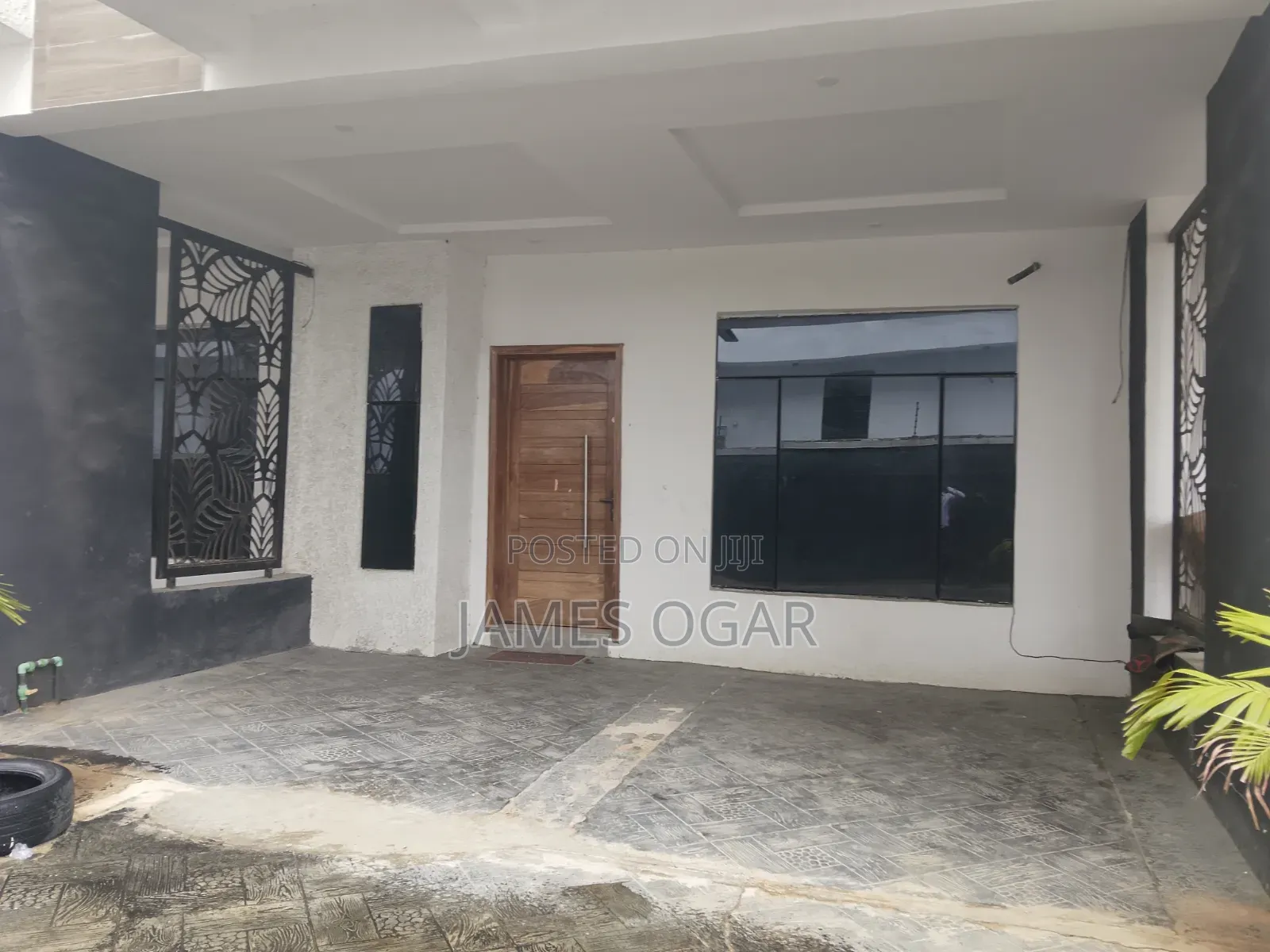 4bdrm Townhouse / Terrace in Ikota Gra for rent