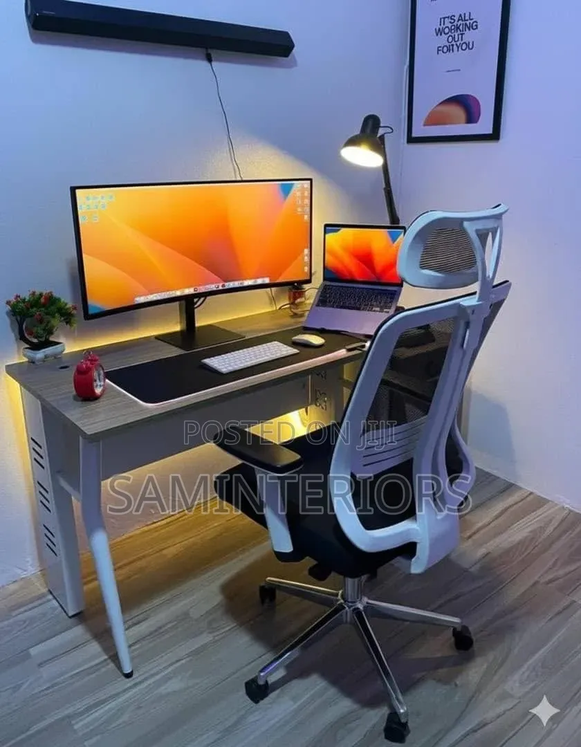 New Durable and Affordable Mesh Swivel Chair With Headrest