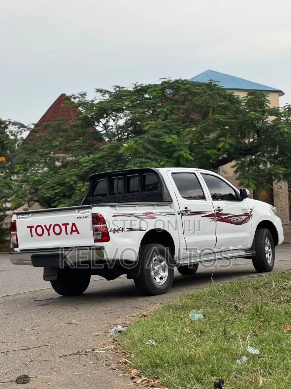 Toyota Hilux 2012 White