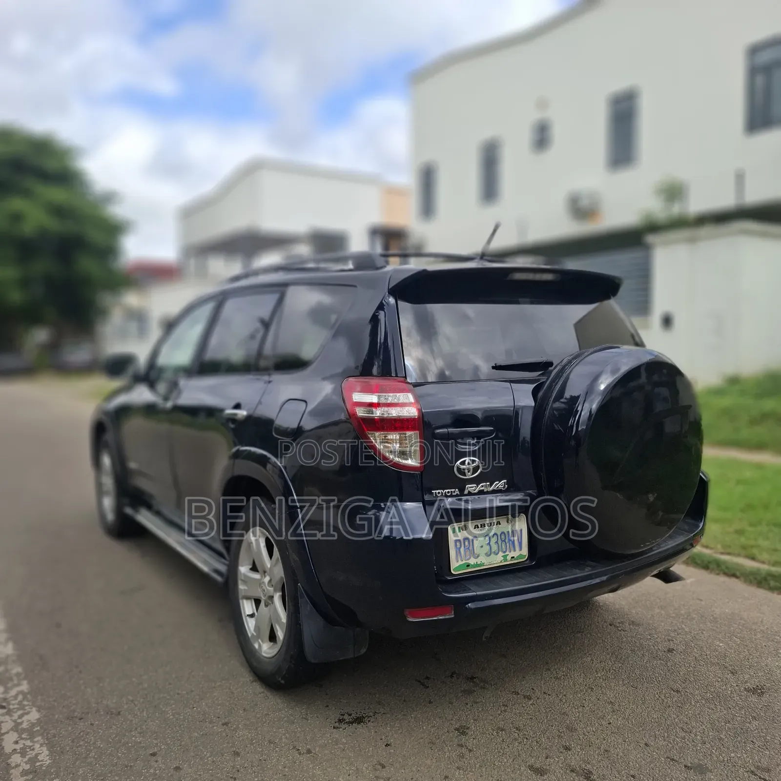 Toyota RAV4 2010 Blue